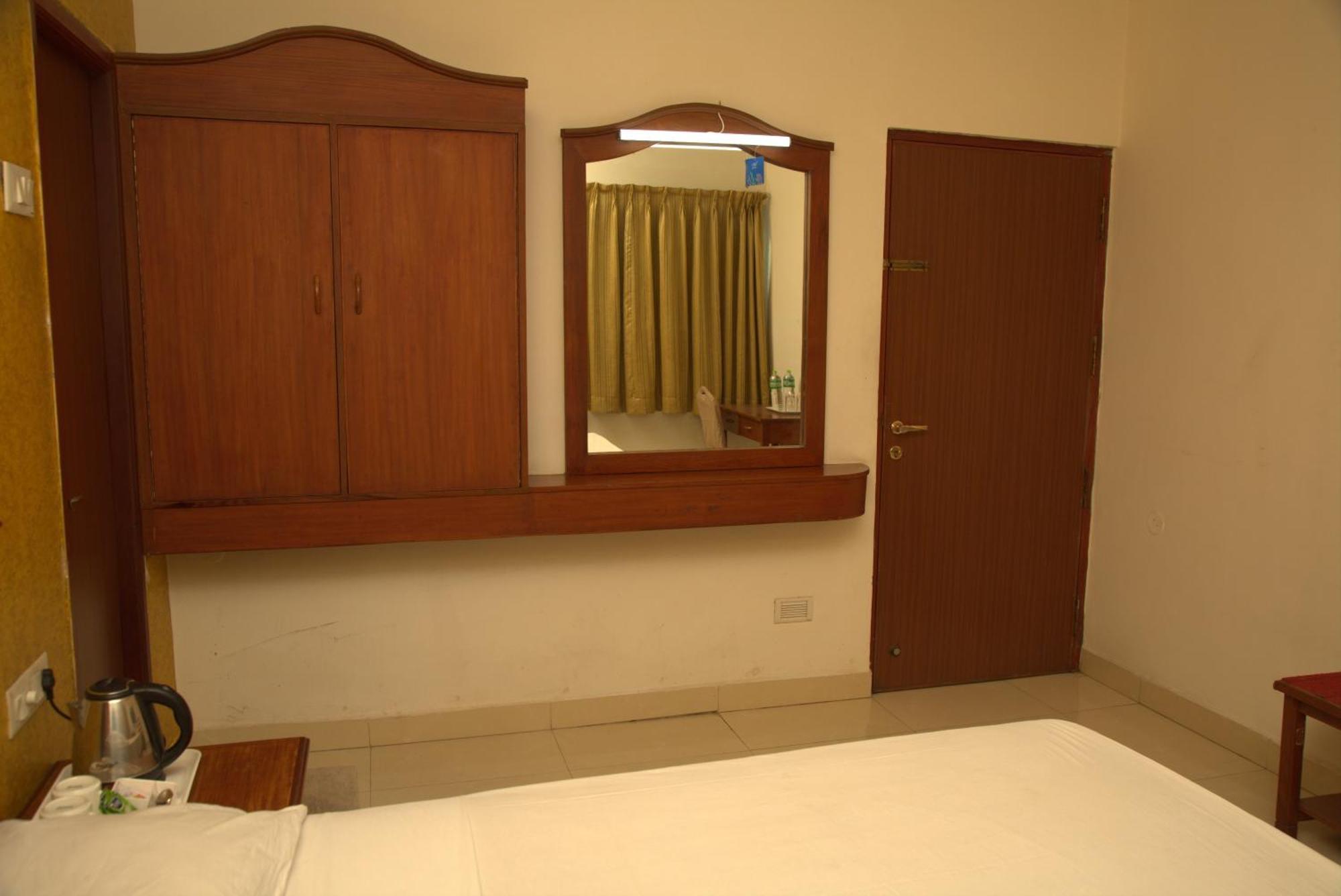 Kings Hotel Egmore Chennai Exterior photo